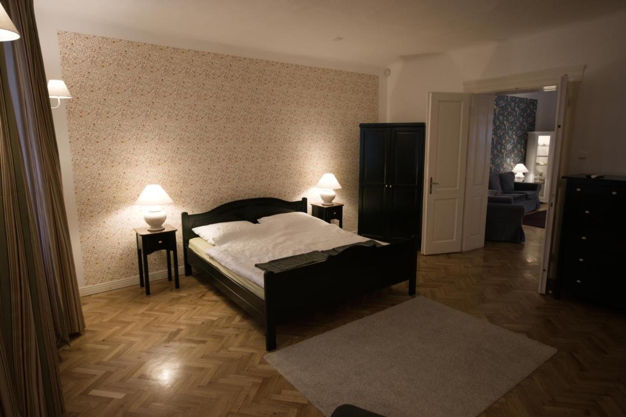 Ister Guesthouse Esztergom Exterior photo