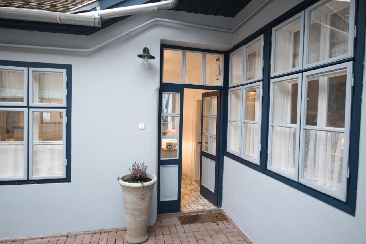 Ister Guesthouse Esztergom Exterior photo
